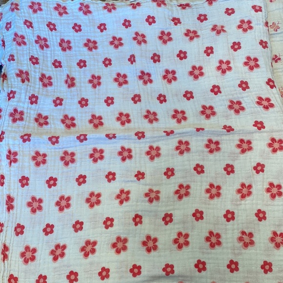 💕🤍Baby girl swaddle blanket bundle 💕🤍 - Picture 4 of 5